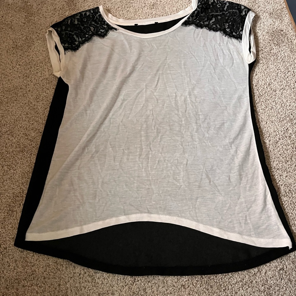 Black and White Short Sleeve Sheer Back Flowy Tee